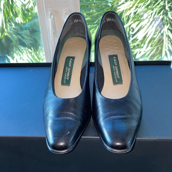 Easy Spirit Leather Heels - Picture 2 of 10